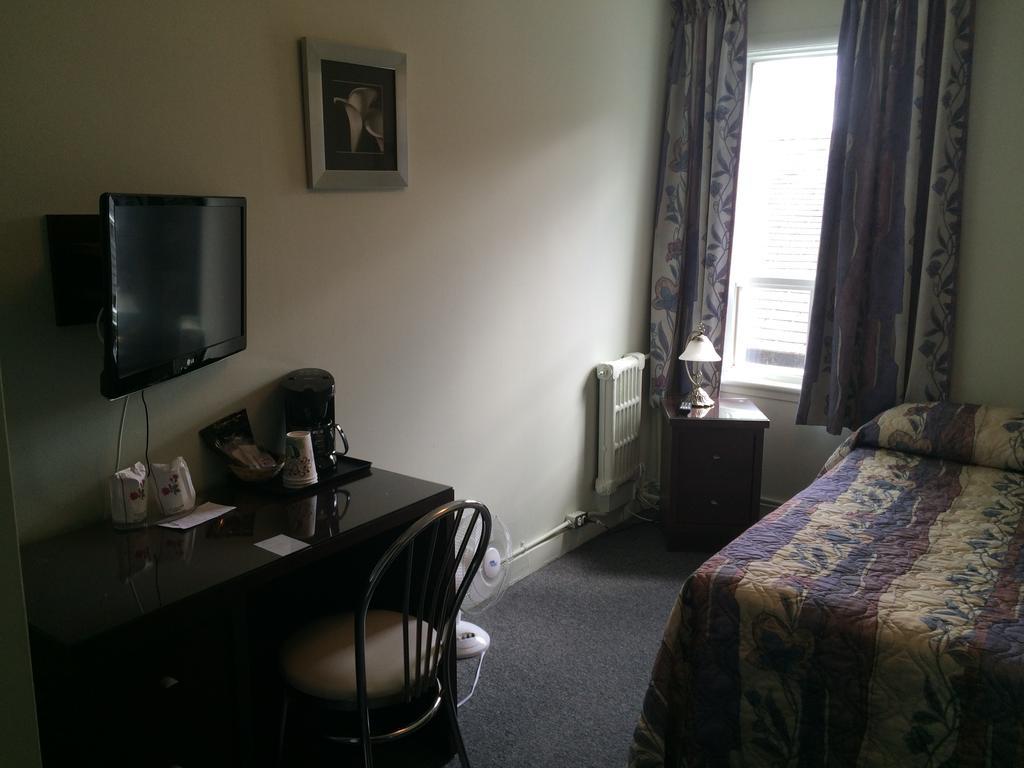 Auberge Centre Ville Chicoutimi Quarto foto
